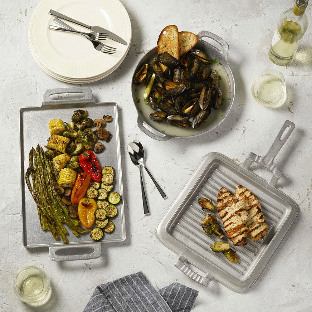 Brand new ✨ Wilton Armetale® Gourmet Grillware Square Griddle with Handles ❤️ 6 Brand new ✨ Wilton Armetale® Gourmet Grillware Square Griddle with Handles ❤️ - Image 4